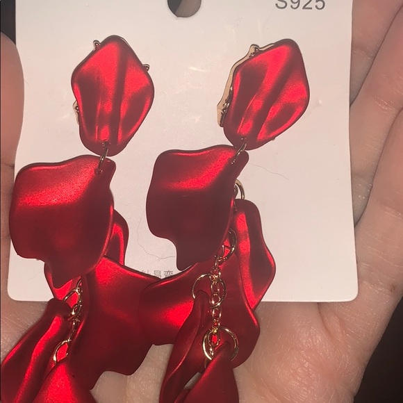 Rose Petal long Tassle Dangle Earrings 2/20$ - Picture 6 of 6